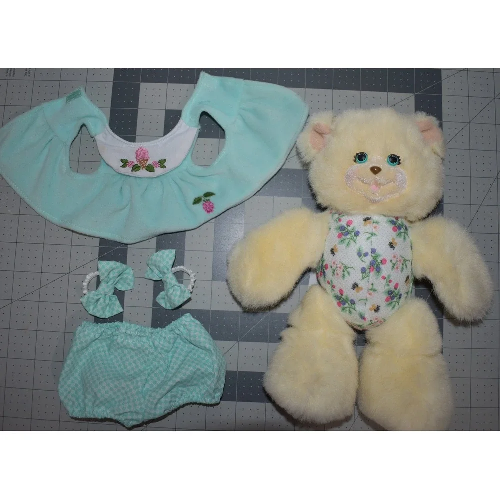 1998 Fisher Price Briarberry AshleyBerry Bear Plush 9 in w/ Original Dress Bows